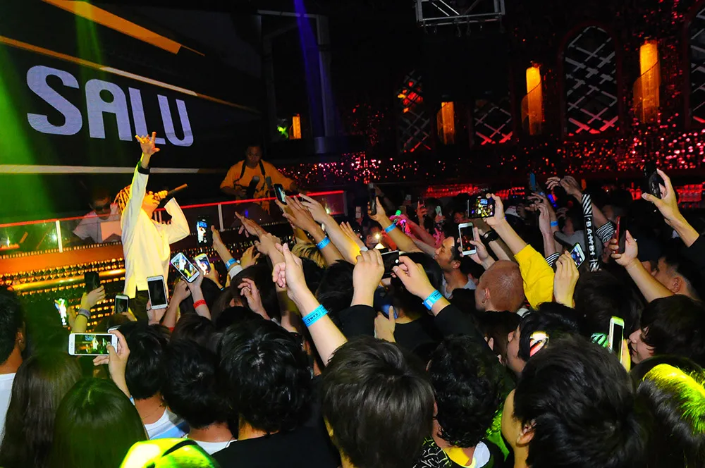 CLUB BAMBI 무대 공연과 관객